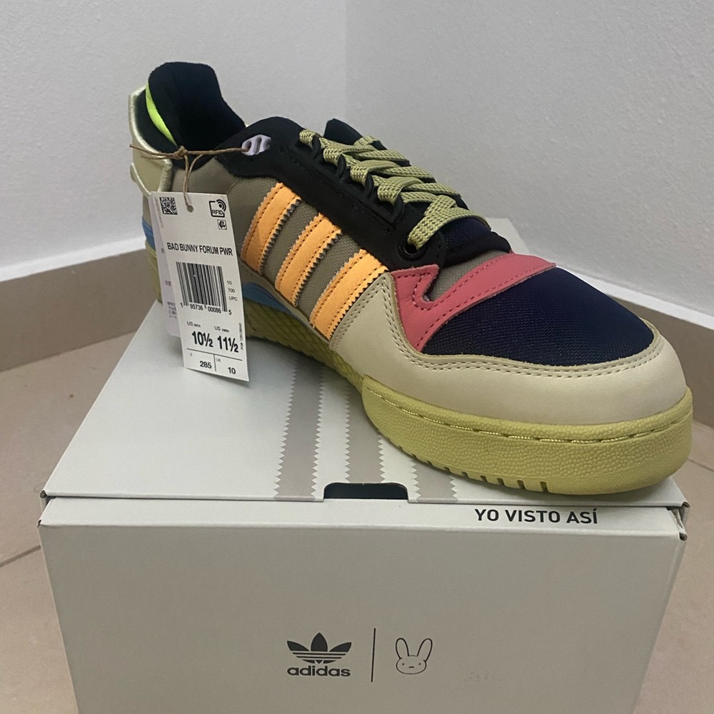 Adidas Bad Bunny limited edition Shoes size 10.5 men 11.5 women